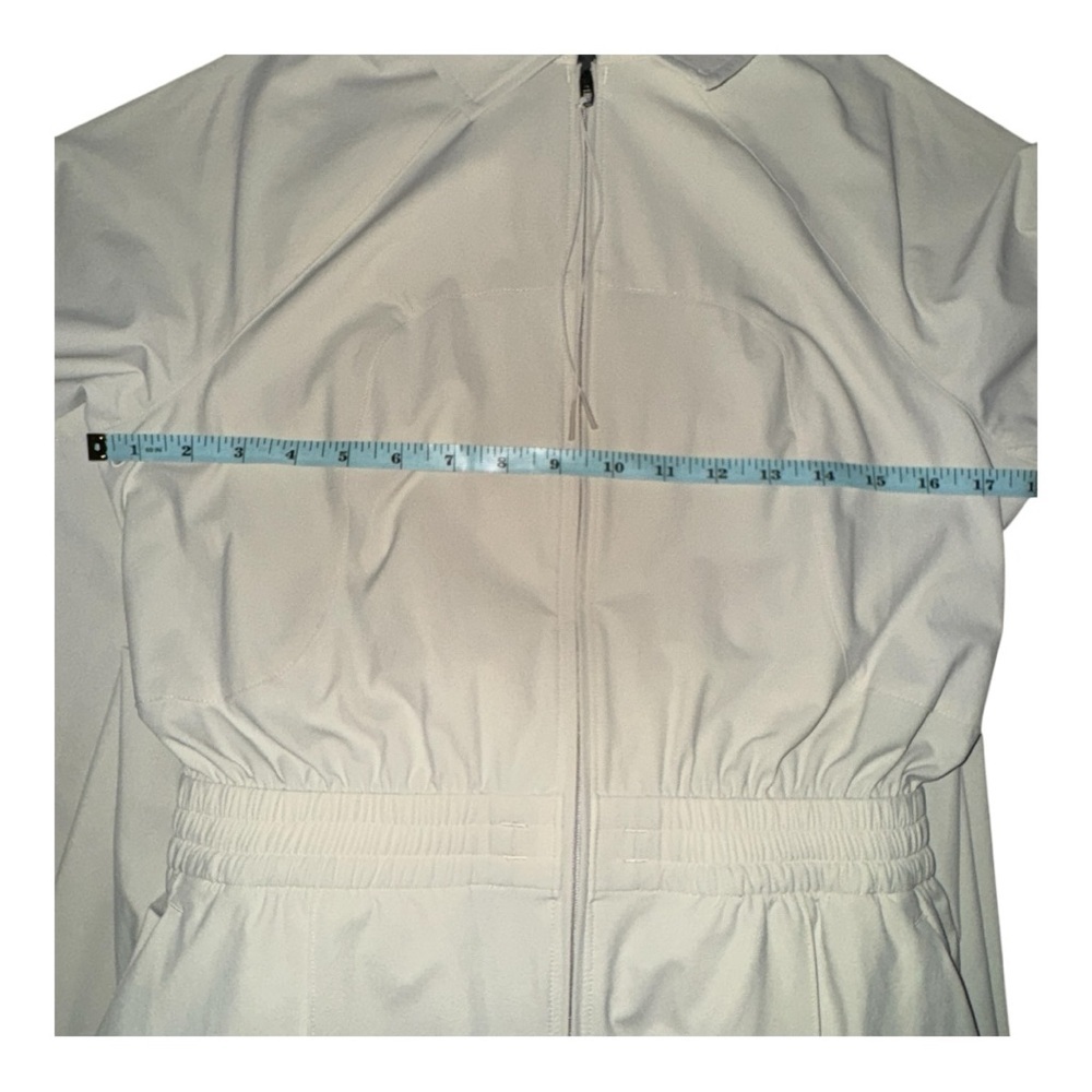 Lululemon Lightweight Woven Jumpsuit *SLNSH Collection Nat Ivory Size XS/4 NWT - Picture 5 of 10